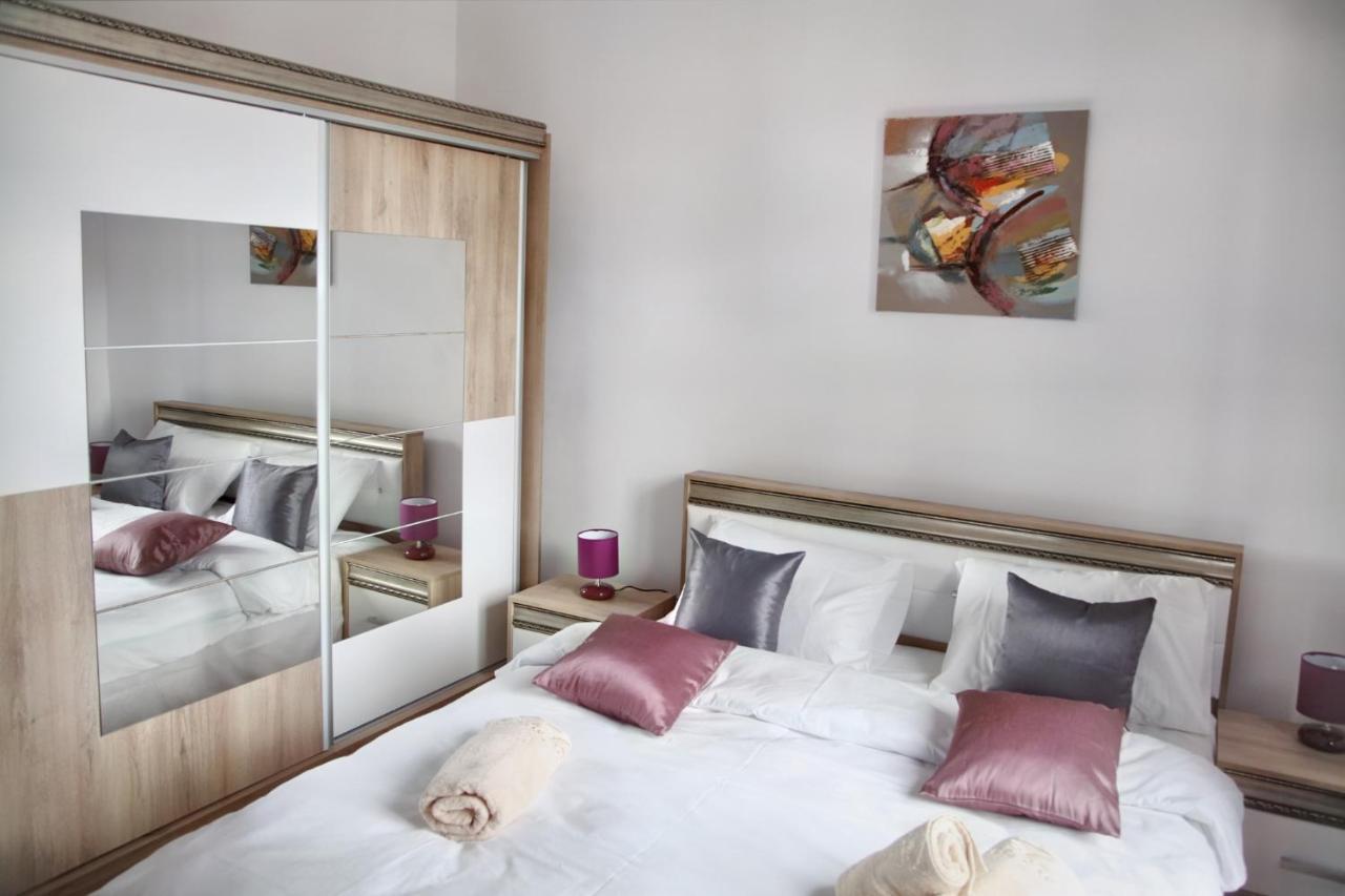 Luxury Downtown Apartment Cluj-Napoca Buitenkant foto